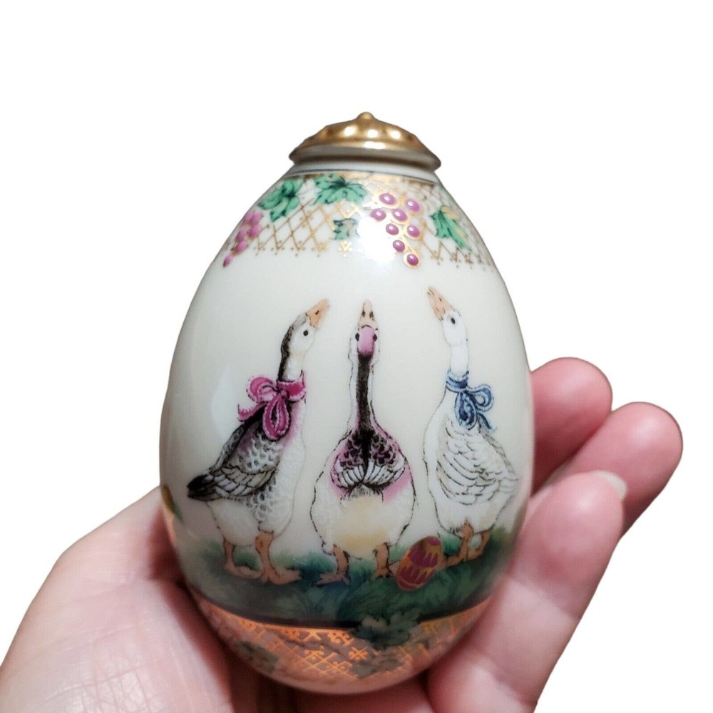 LENOX PORCELAIN EGG CHINA TREASURE COLLECTION 1996 GEESE & GRAPEVINE